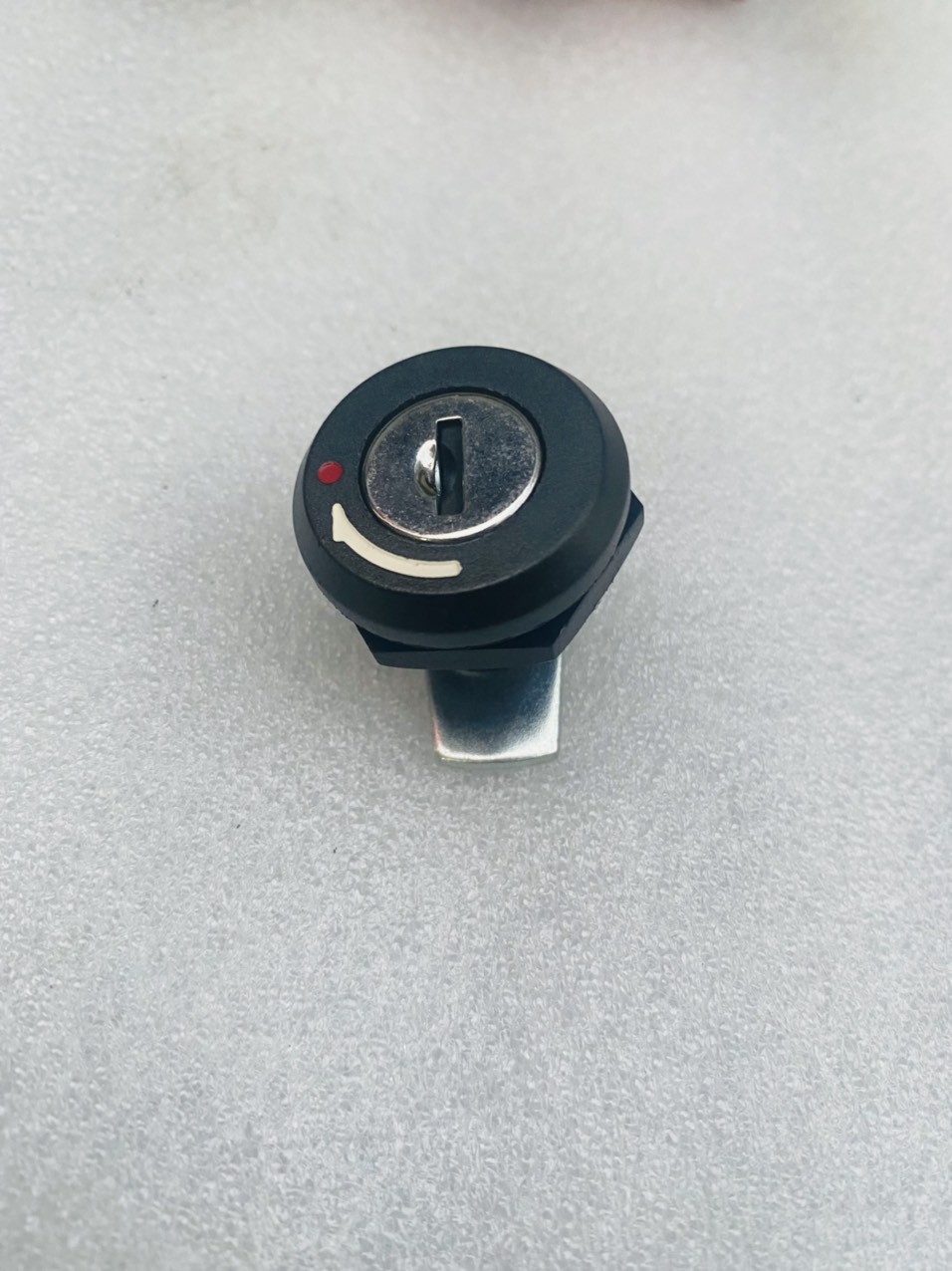 BỘ Ổ KHOÁ XE MAX 3 TRUNG QUỐC ( KHOÁ MÁY DƯỚI CỐP )