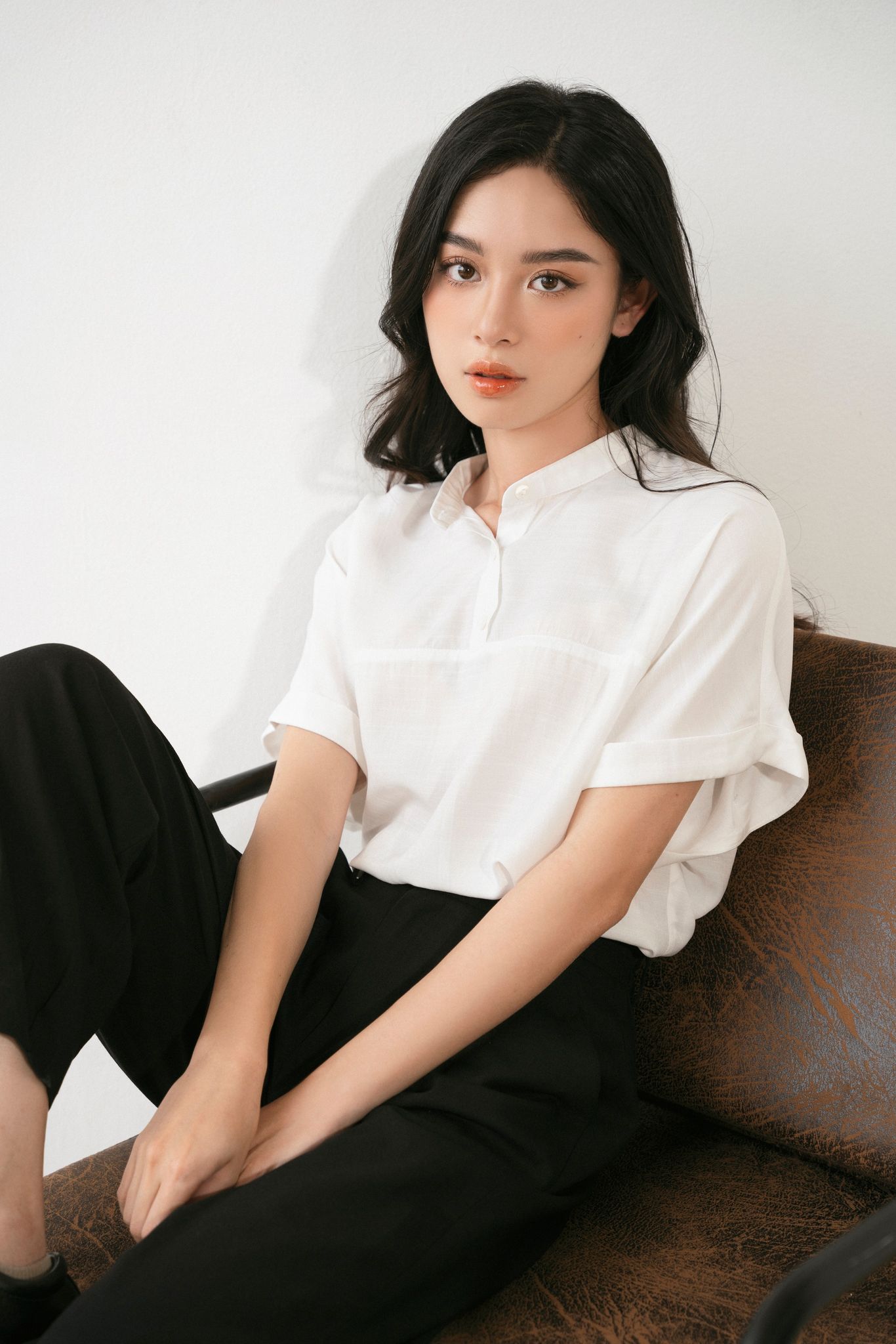 Sơ Mi Ngắn Tay Bổ Trụ Madelen