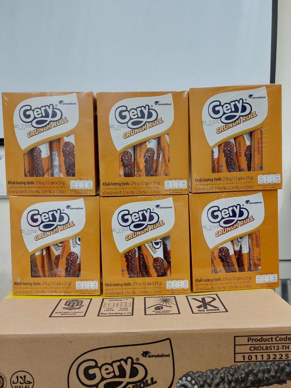 bánh gery crunch roll cuốn sôcôla indonesia hộp