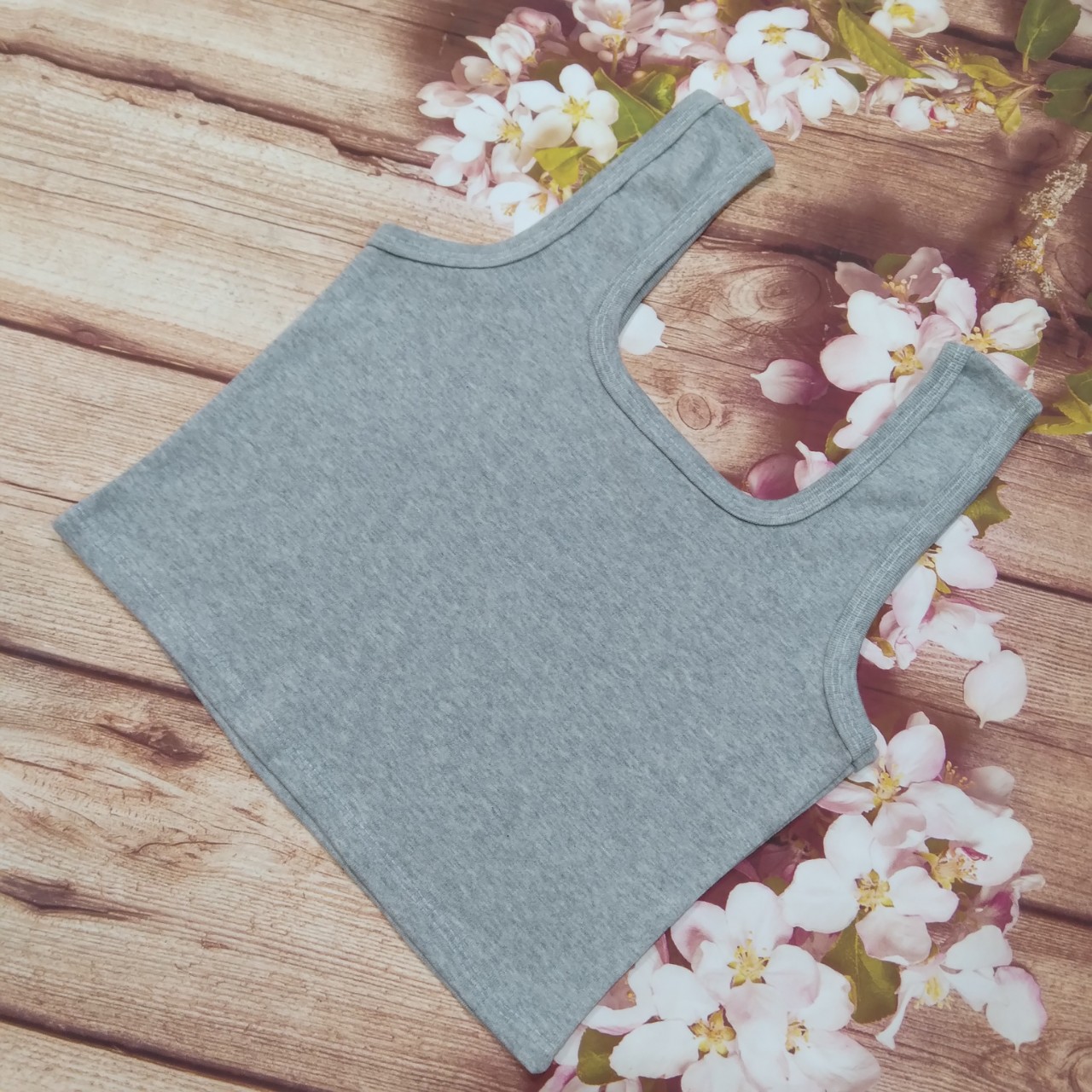 COMBO 3 ÁO CROPTOP CỔ TRÒN  FORM ÔM BODY TÔN DÁNG ,TRẺ TRUNG,NĂNG ĐỘNG NGÀY HÈ