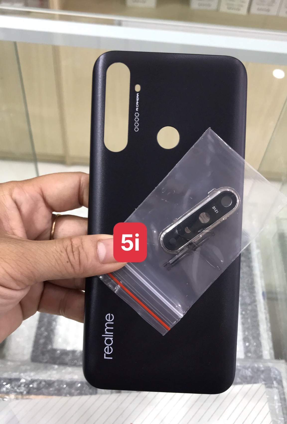 Lưng Vỏ Realme 5i ( có đủ kính camera và phím nhựa )