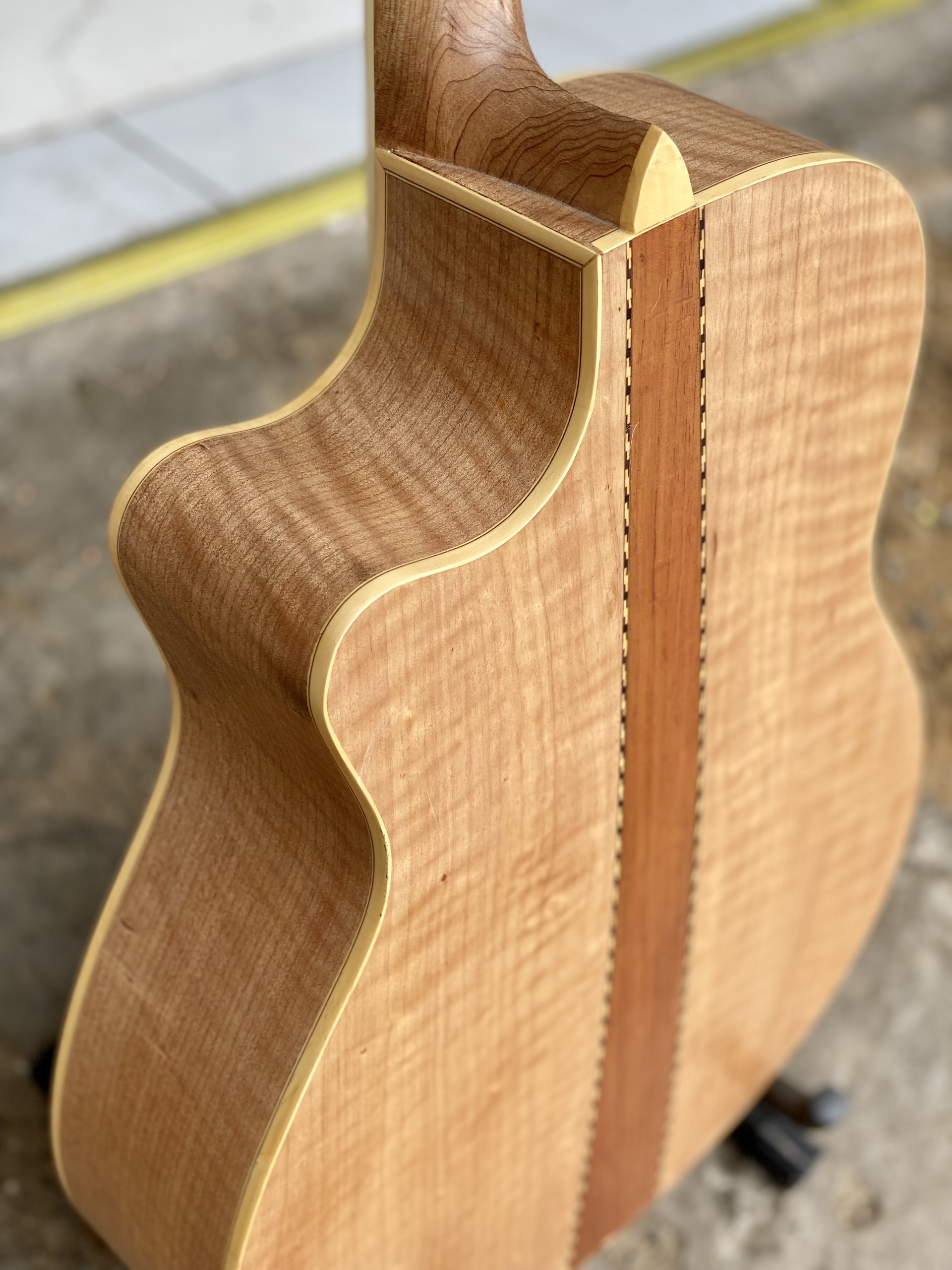 Đàn Guitar Gỗ Còng Kè Cao Cấp Tút Cần CG-47