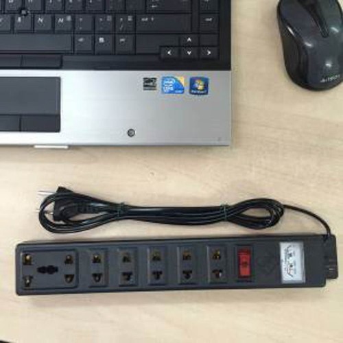 Ổ Cắm Điện Có Công Tắc 7 Phích Cắm Màu Đen