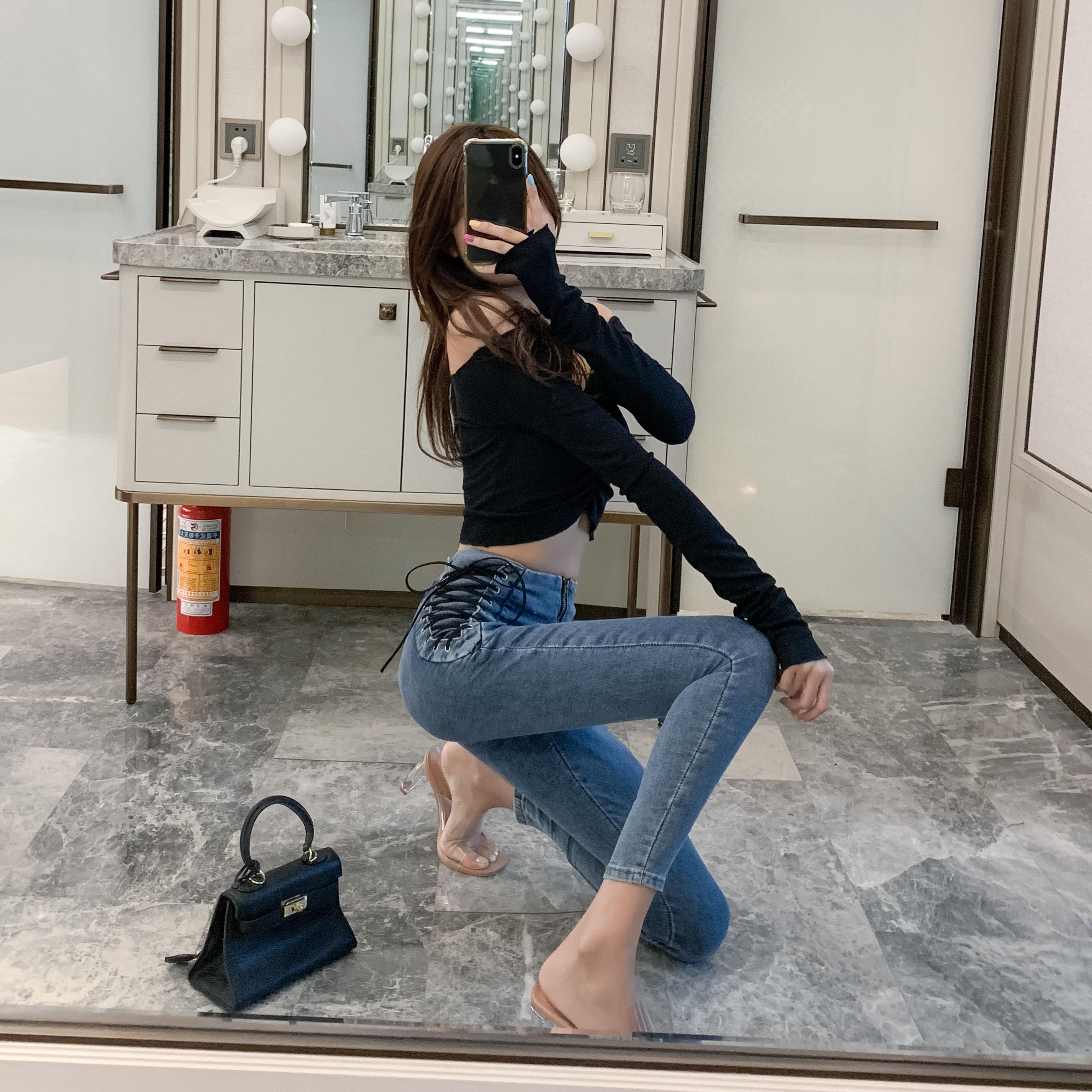 high waisted jeans slimming