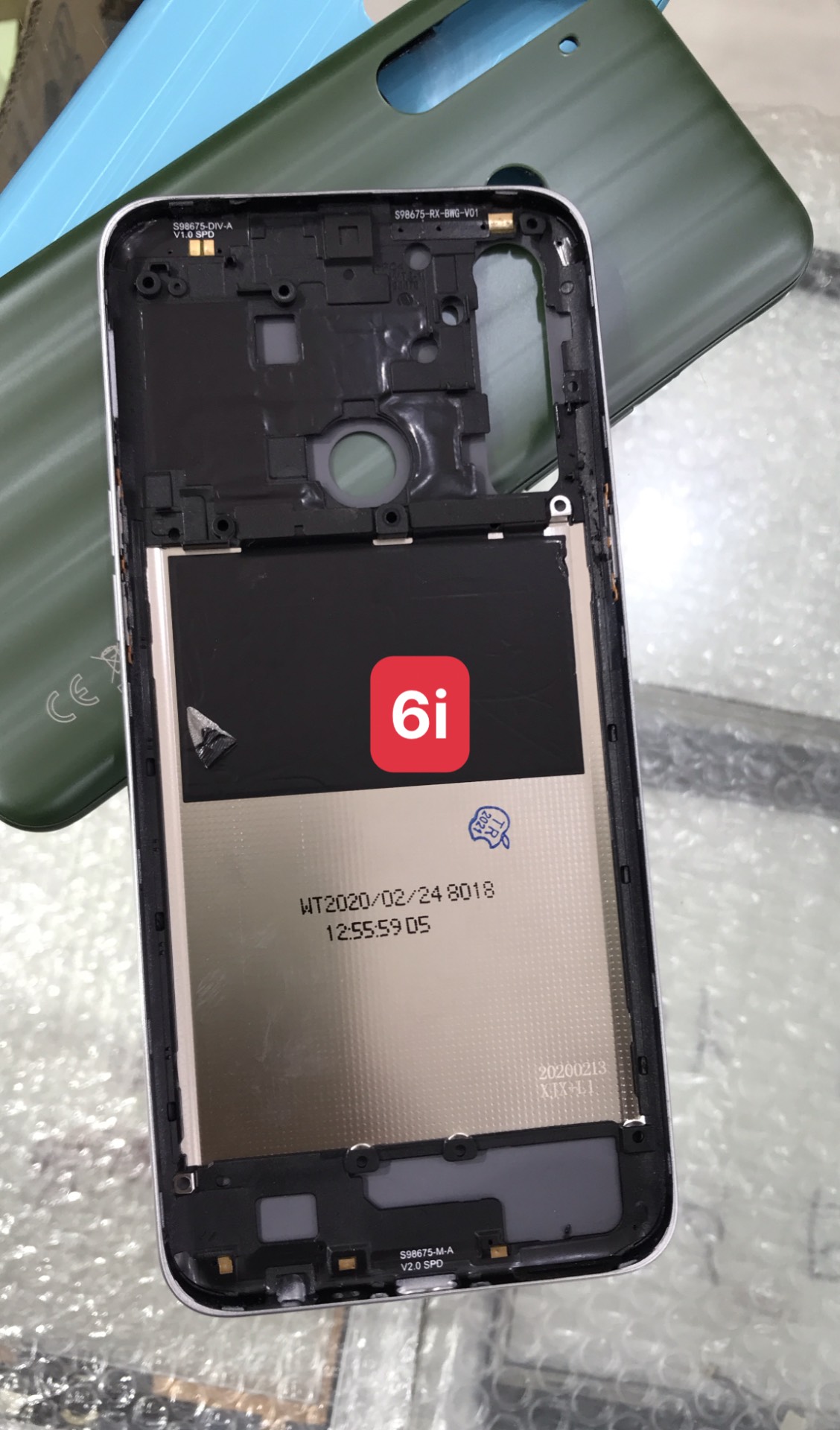 Nắp lưng Realme 6i ( có nút bấm +kính camera)