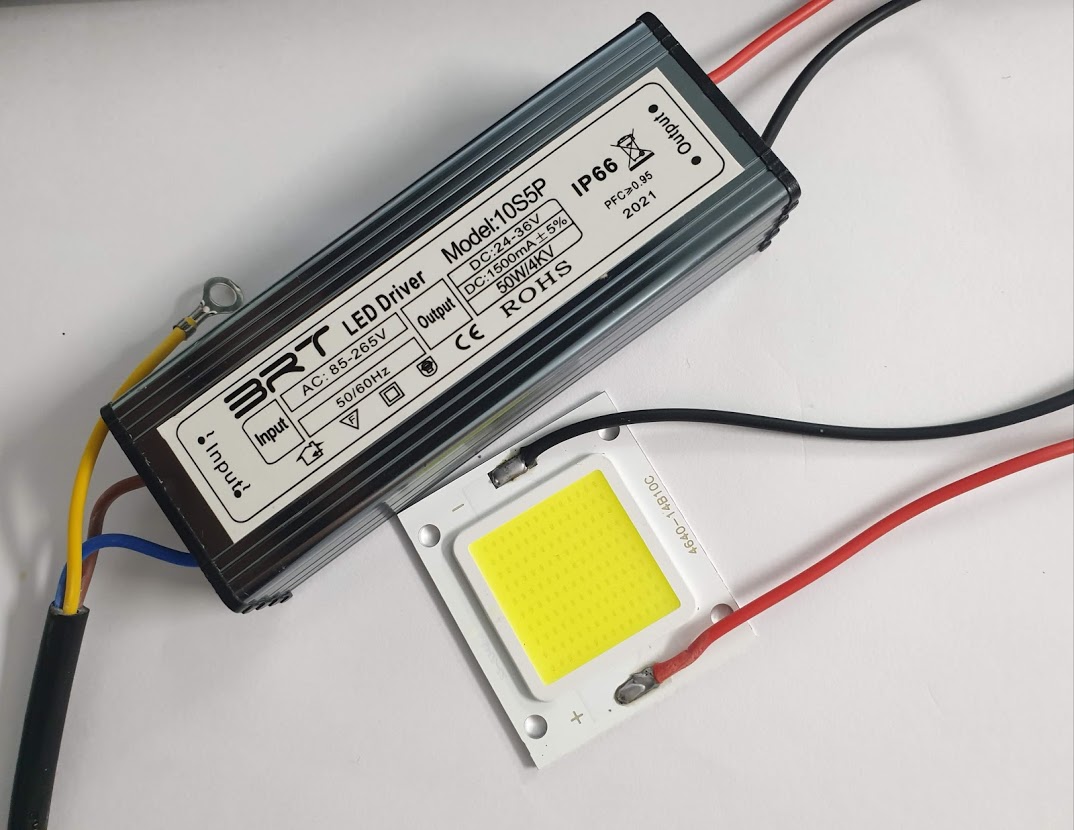 Đèn đường led 100W 2 mắt led, điện vào 220v
