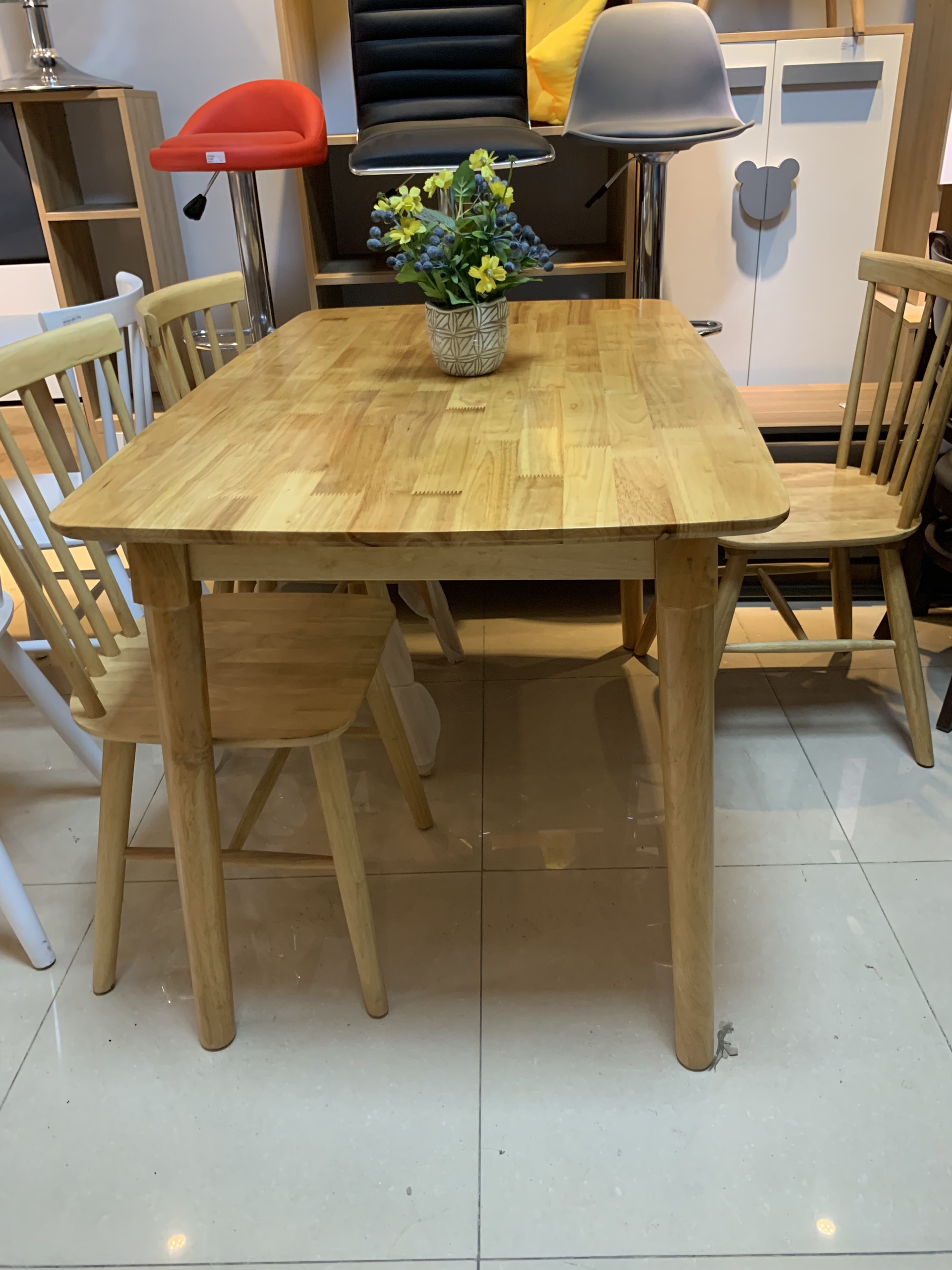 Bàn ăn Mango gỗ caosu 1m2, giá chưa gồm ghế