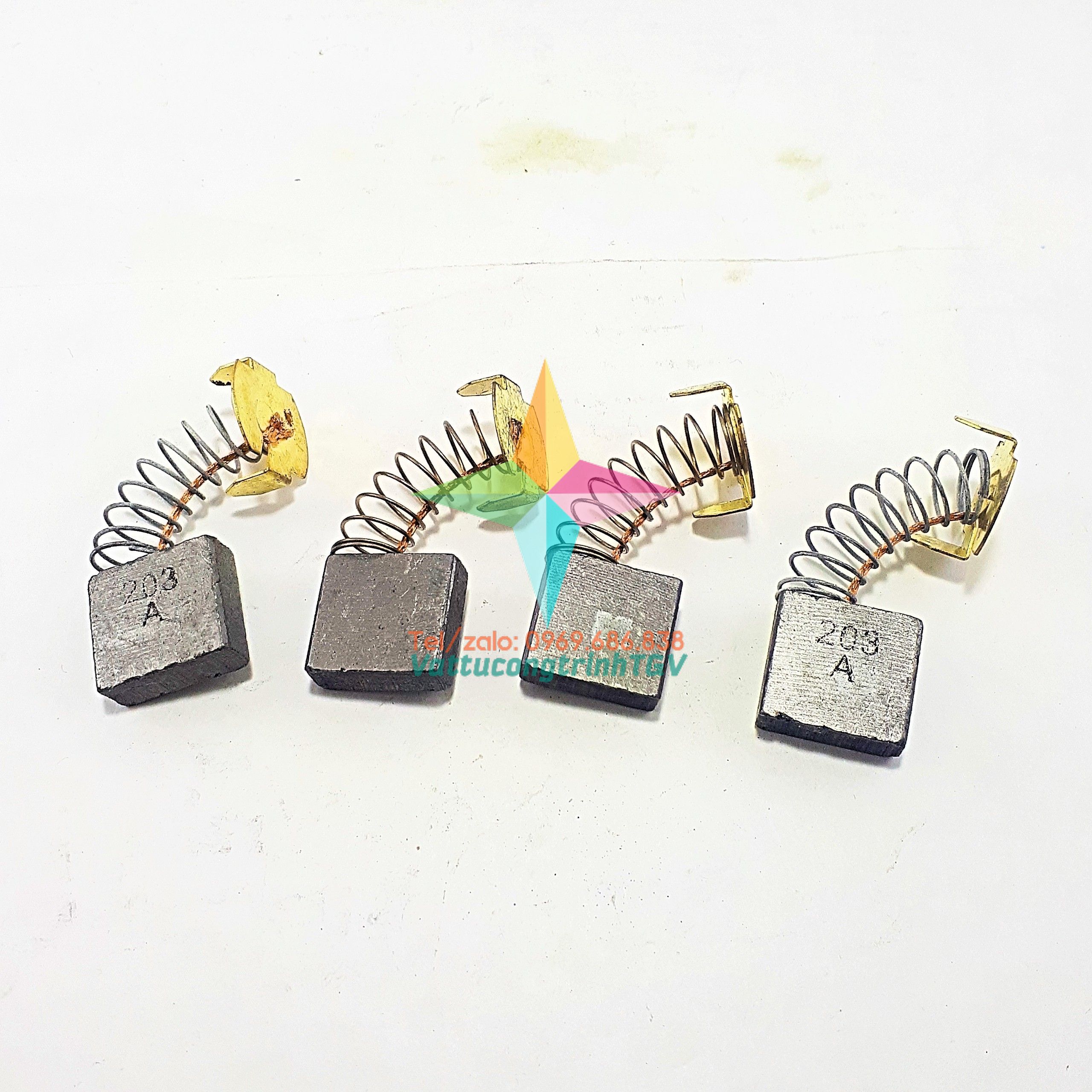 Bộ 4 chổi than dùng cho máy khoan, cắt