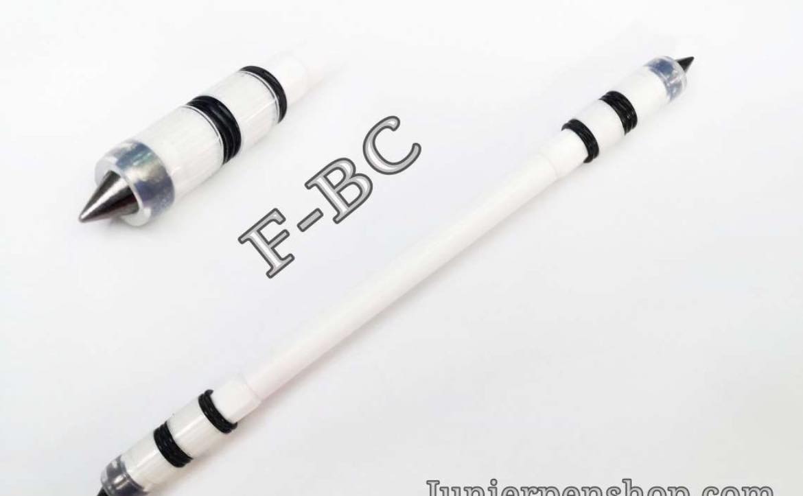 Professional Spinning Pen Finger Rotating balance Pen Refill Stress Releasing Brain Training Gaming Trick Pen Magic Spinning Pen. 