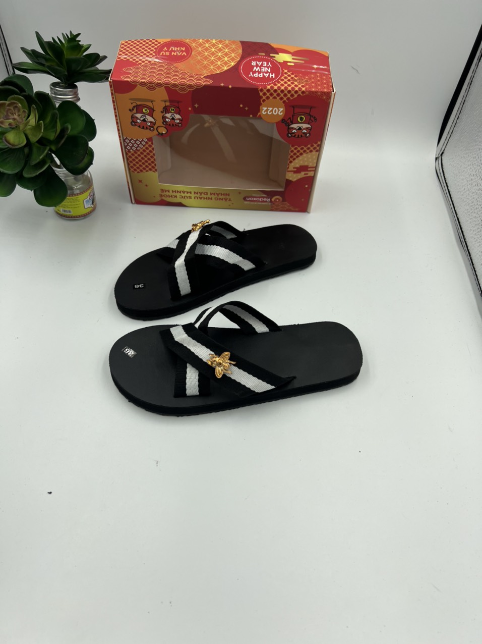 Dép quai chéo dù trắng đen nam nữ ( thới giới sandal )