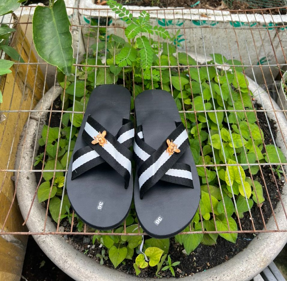 Dép quai chéo dù trắng đen nam nữ ( thới giới sandal )