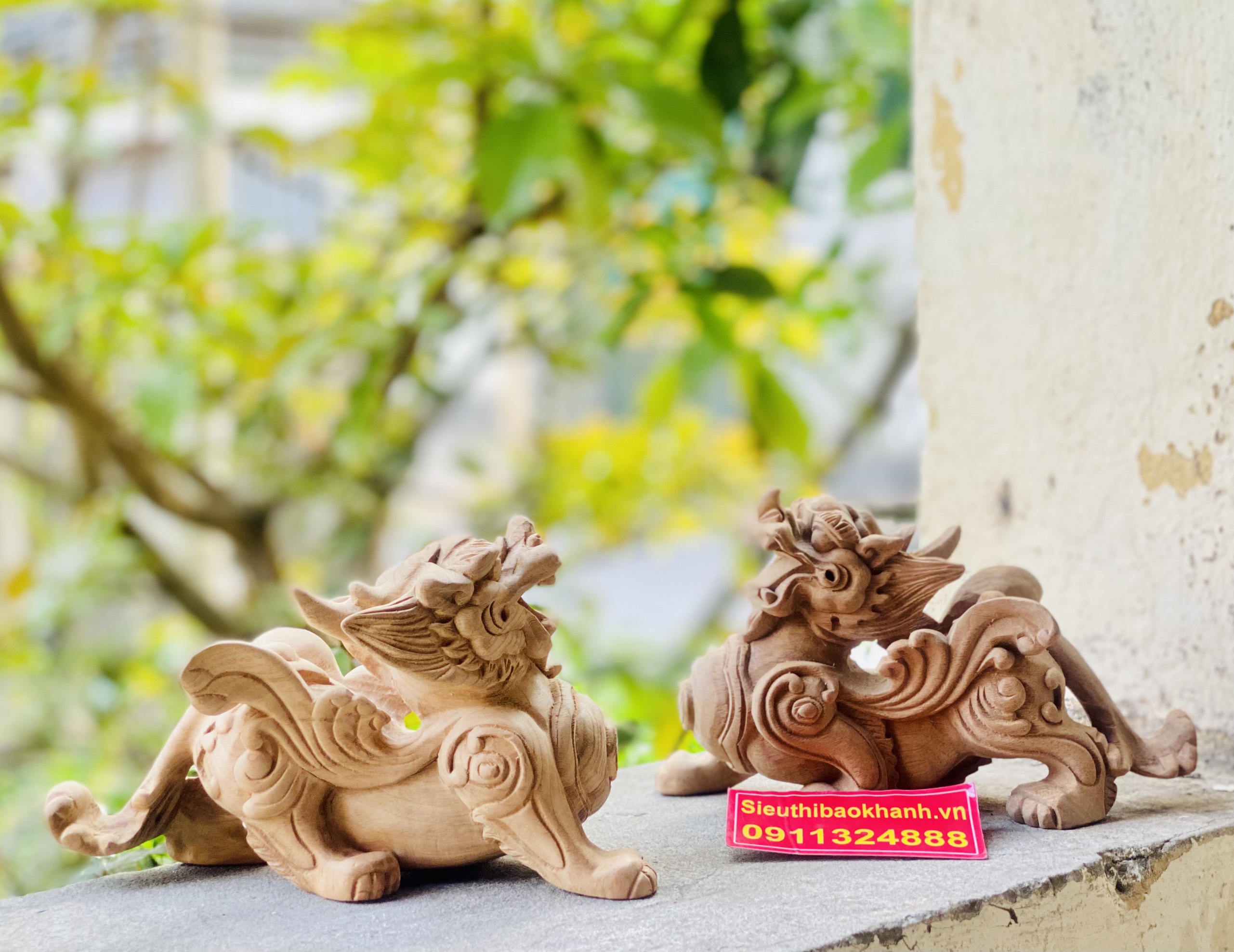Tỳ Hưu phong thủy gỗ Xá Xị 20cm