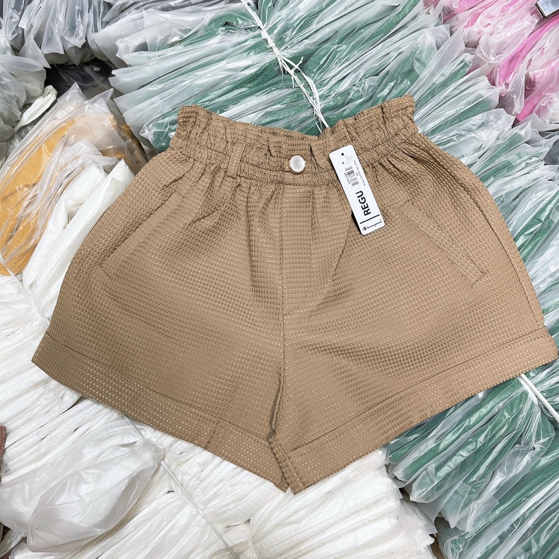 Quần Short Lưng Thun Chất Xốp Đóng Nút Eo Co Giản,LY STORE