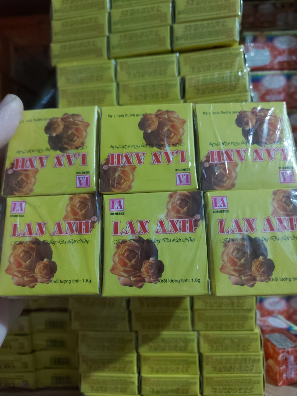 KEM LỘT NHẸ LAN ANH