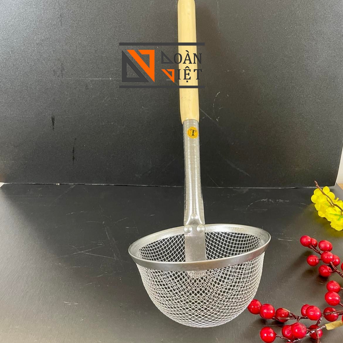 [VỢT TRÒN] Vợt TRỤNG HỦ TIẾU, MÌ inox SÂU LỒNG,  cán gỗ, có móc treo tiện dụng NHIỀU SIZE- Dụng cụ nấu ăn, nhà bếp chuyên nghiệp