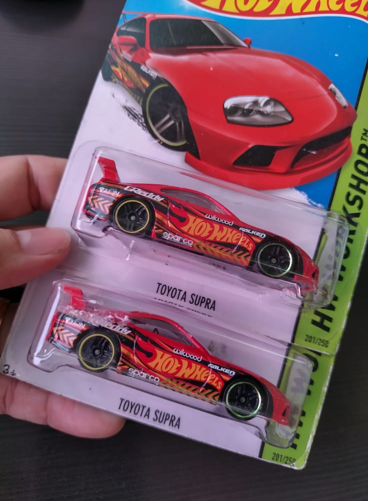 Xe Hotwheels Toyota Supra (Màu Đỏ)