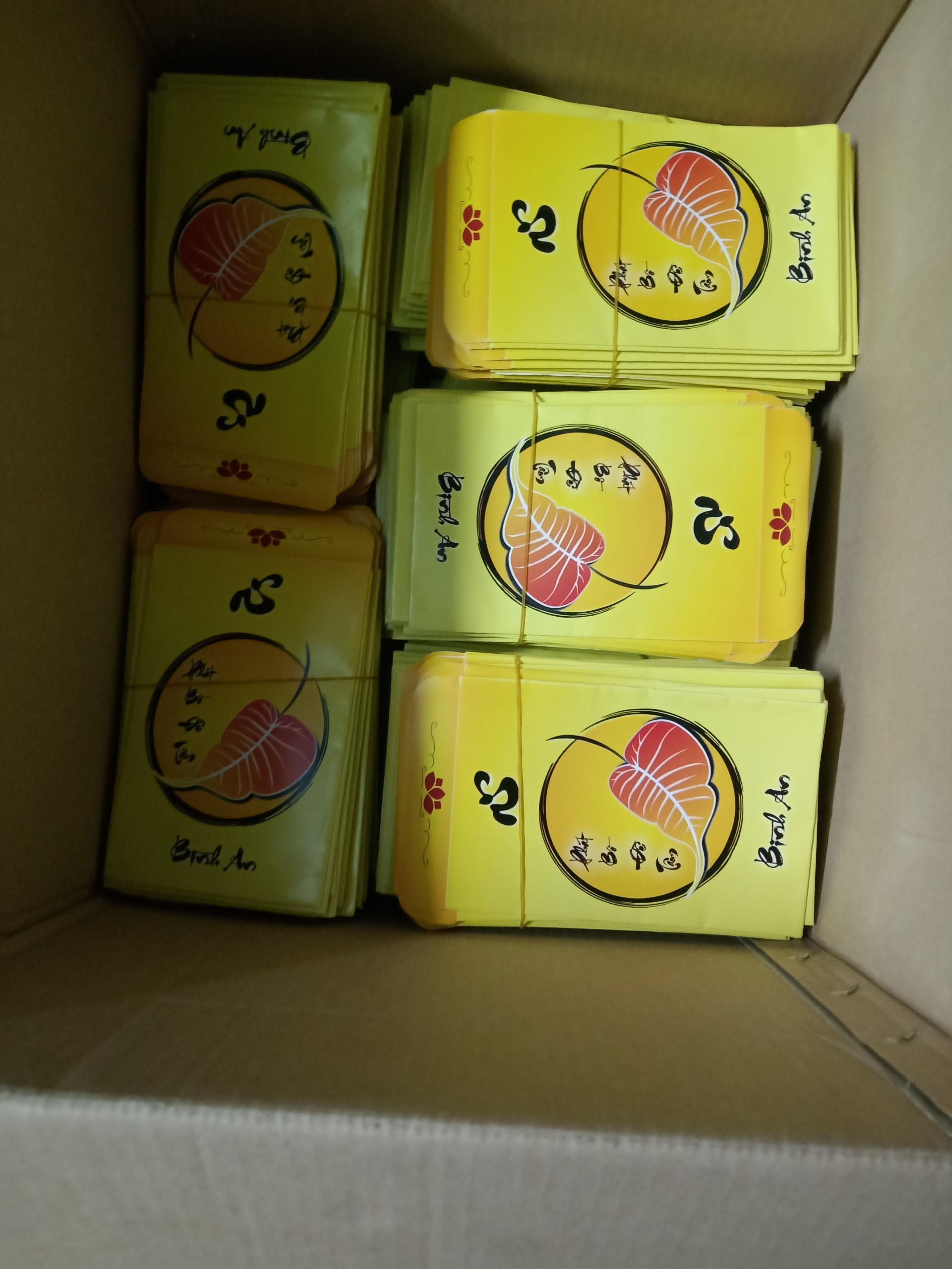 Phong Bao đựng lá bồ đề và vòng tay