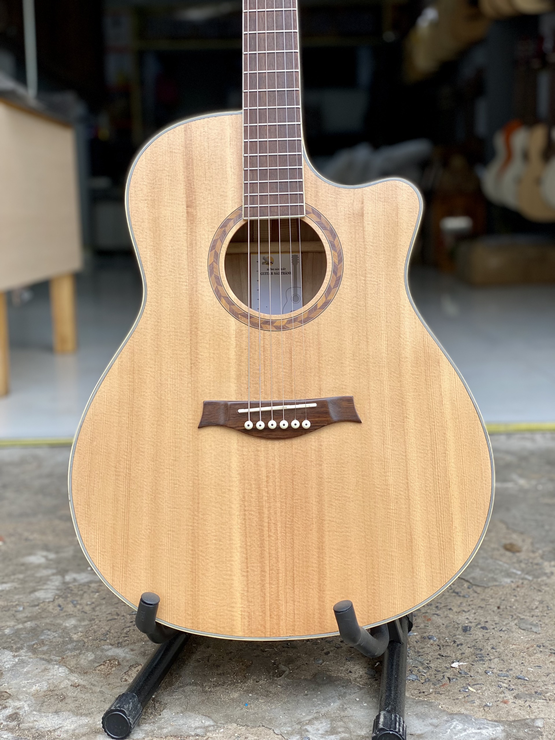 Đàn Guitar Gỗ Còng Kè Cao Cấp Tút Cần CG-47