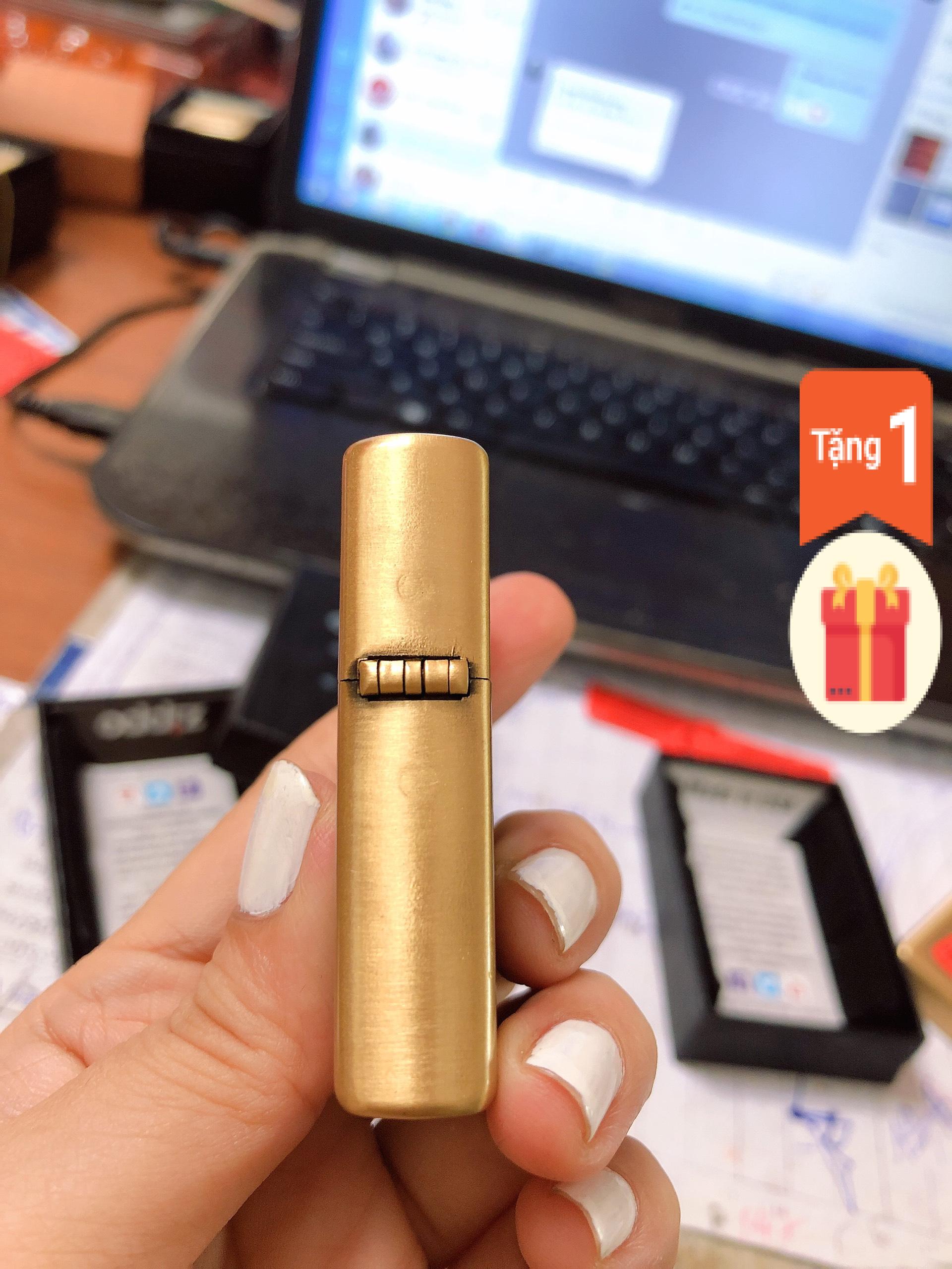 BẬT LỬA ZIPPO KHẮC CHÌM MẪU WINDY 2 MẶT MÀU VÀNG RUỘT TRẮNG