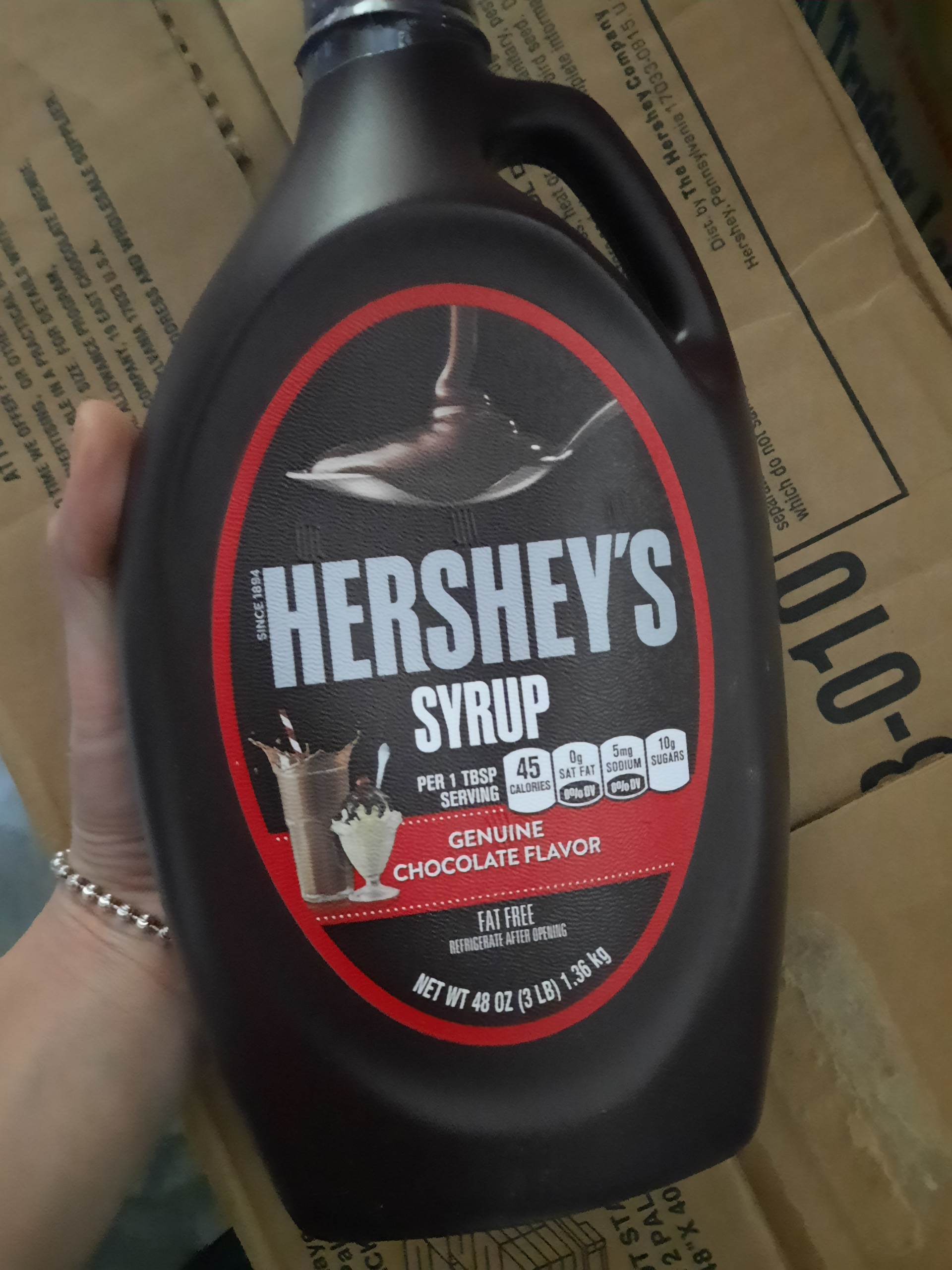 Sốt sôcôla hiệu Hershey's Syrup chai 1,36kg