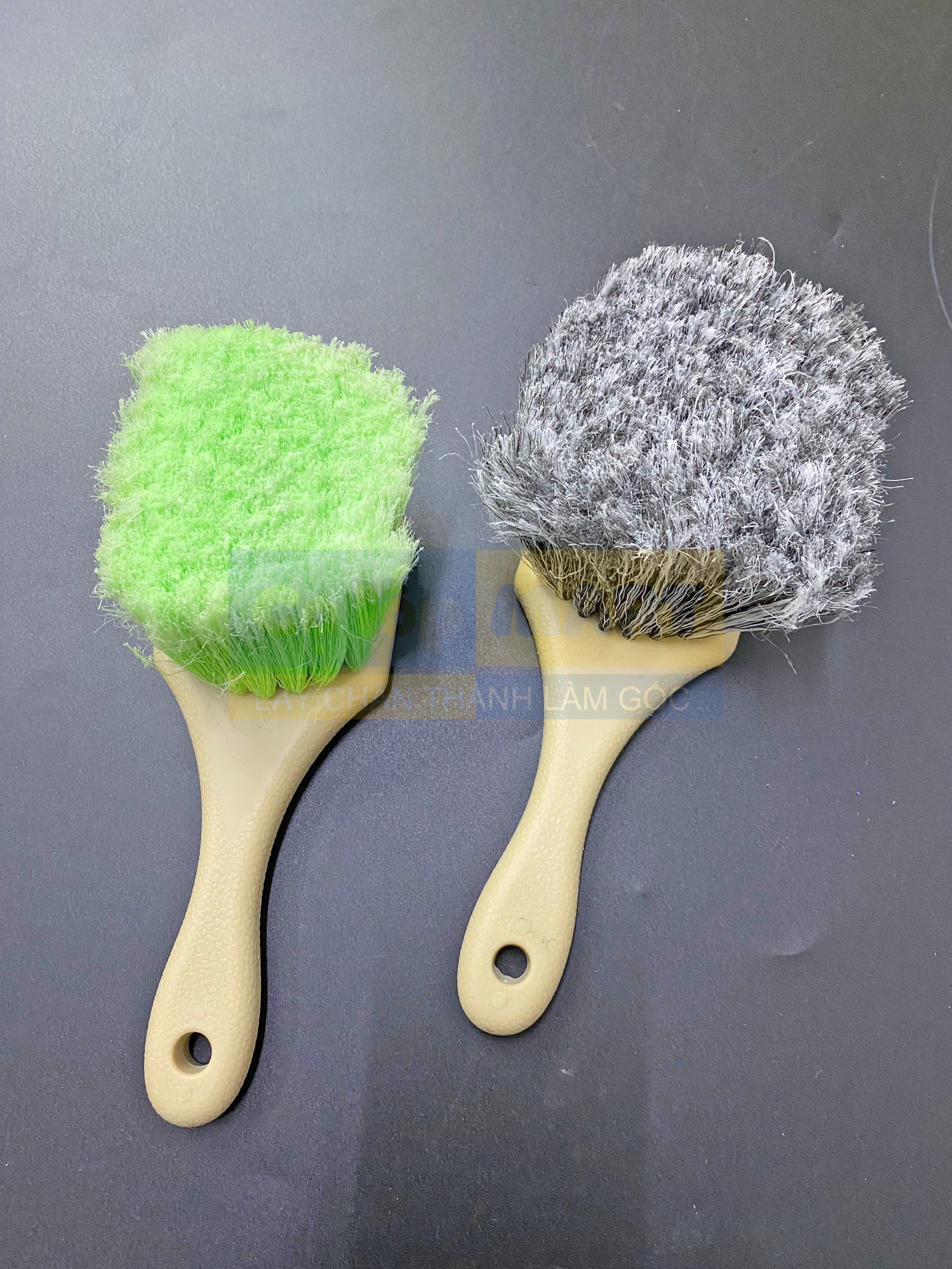 Bàn Chải Sợi Mềm Vệ Sinh Thảm & Lốp
