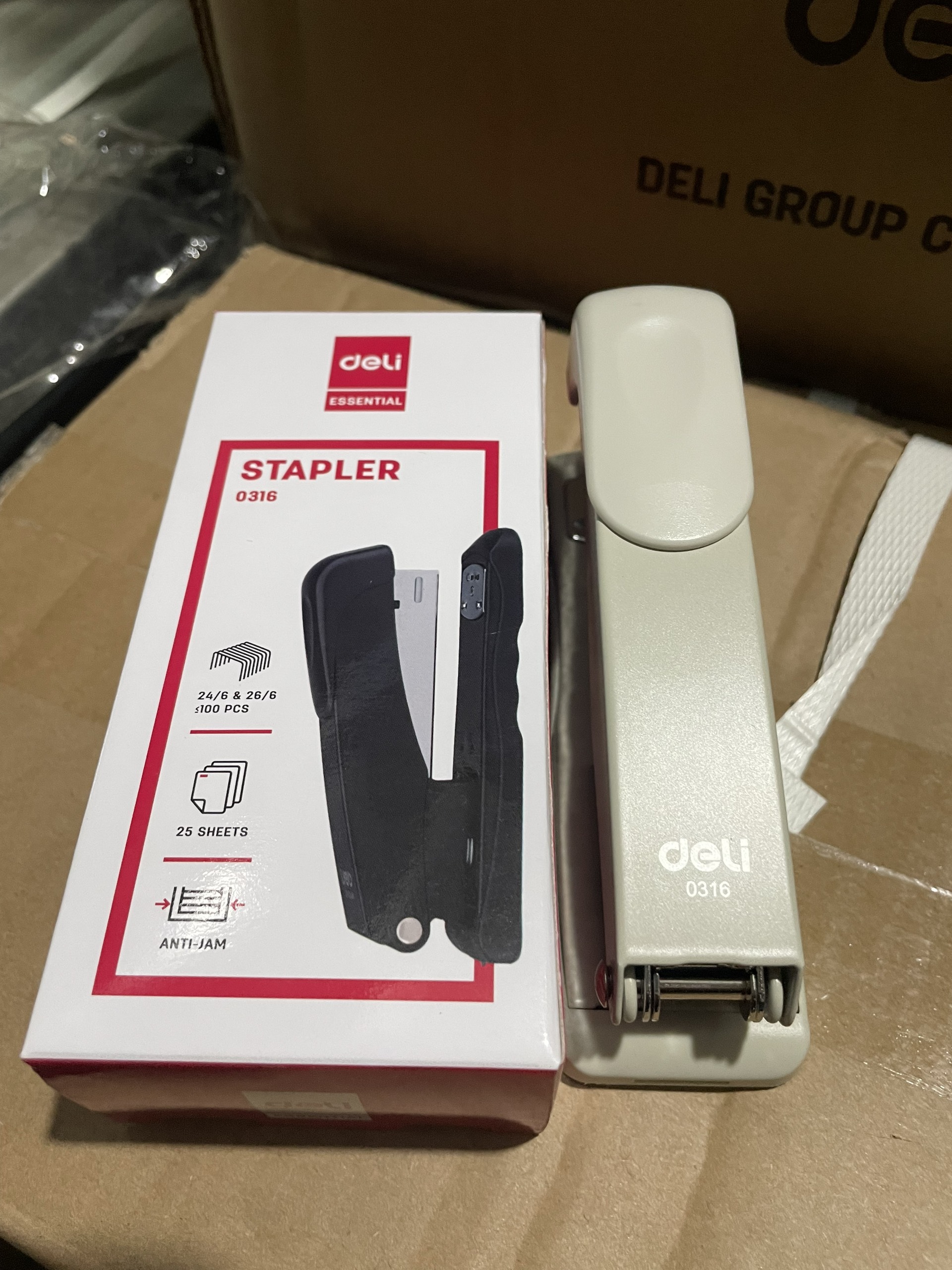 Dập Ghim Số 3 Deli E0316 Bấm Được 25 Tờ