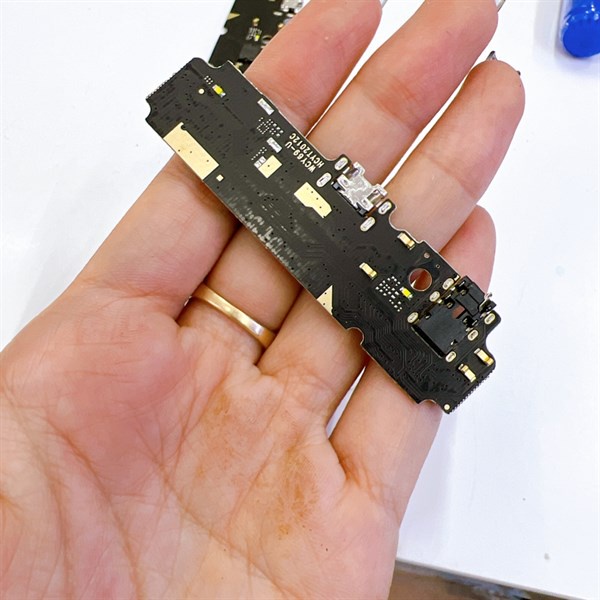 ( ẢNH THẬT ) Cụm sạc Vivo Y69