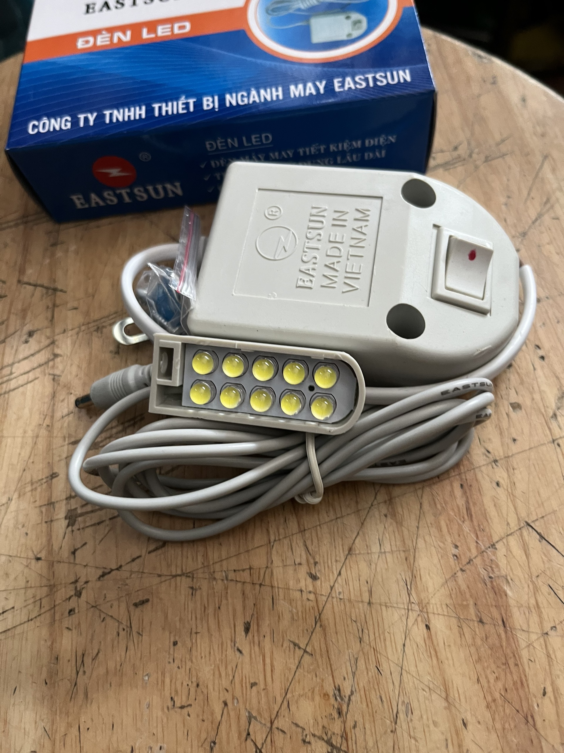 Đèn led dây 10 bóng sử dụng cho máy may