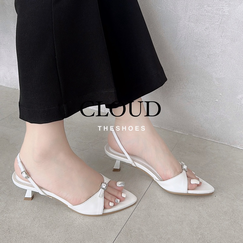 Giày sandal mũi nhọn khoá đá nhỏ