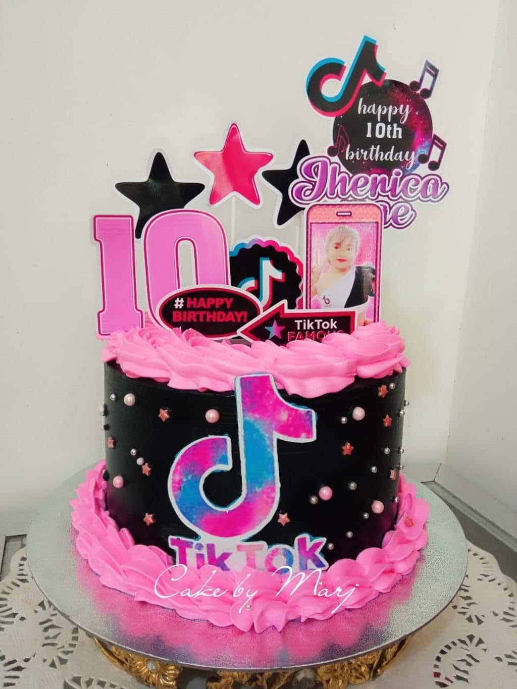 Online Famous Tik Tok Cake Gift Delivery in UAE - FNP