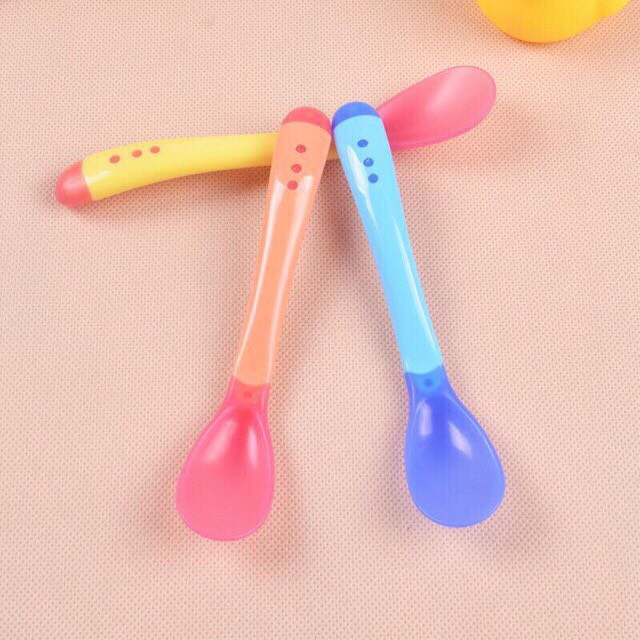 Set 3 thìa báo nóng silicon cho bé ăn dặm