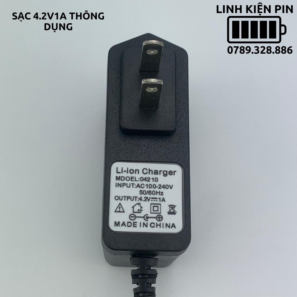 Sạc pin Lion 1S 4.2V có đèn báo đầy