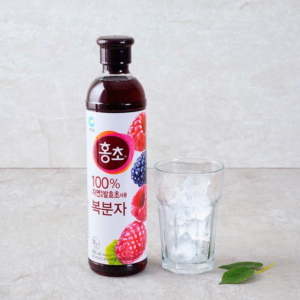 Nước uống Hongcho vị quả mâm xôi - chai 900ml - Daesang- nhập khẩu Hàn Quốc