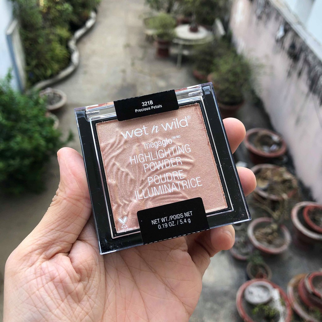 PHẤN BẮT SÁNG WET N WILD MEGAGLOW HIGHLIGHTING POWDER