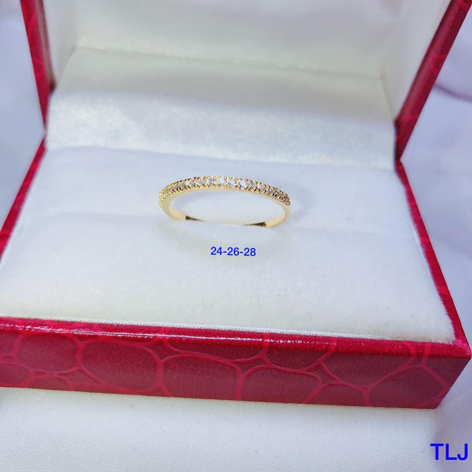 Nhẫn nữ bằng vàng tây một hàng đá
