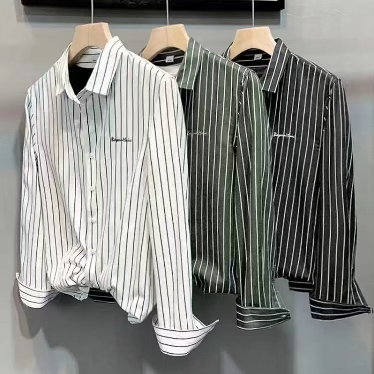 Men's vertical striped casual shirt