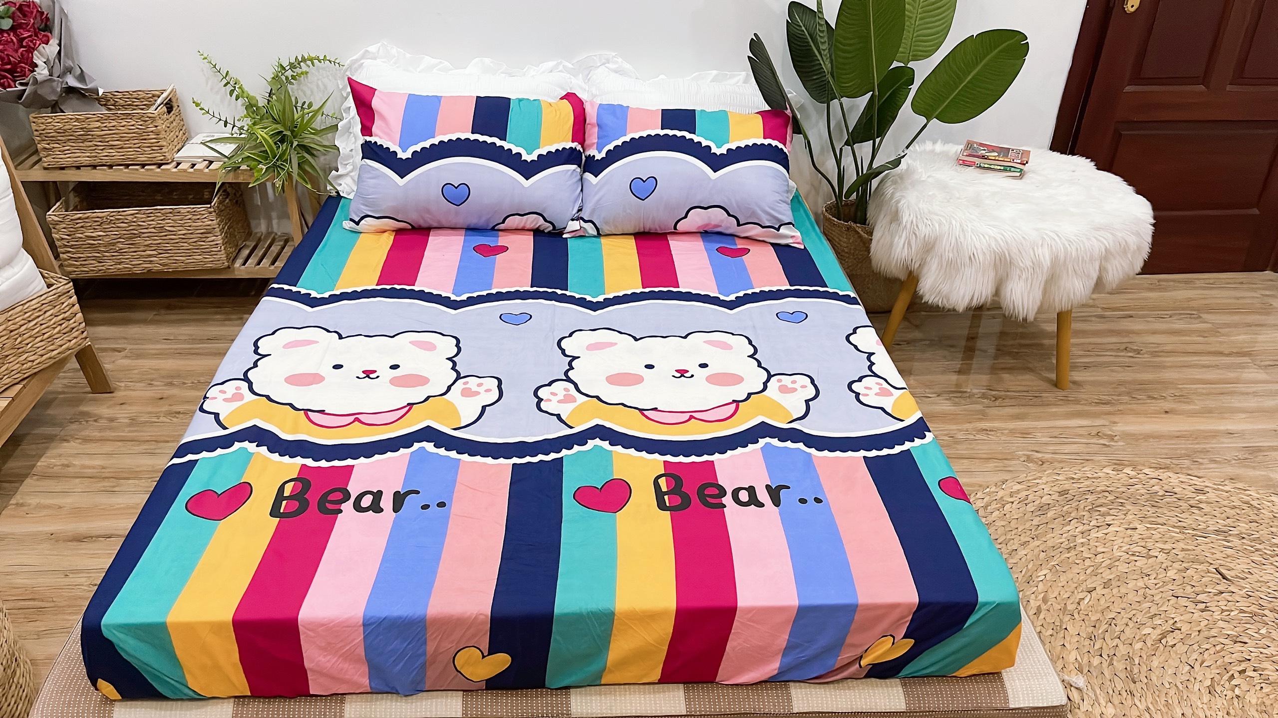 Set Ga Gối Mẫu Gấu Kẻ Sọc P68 ( Gồm 1 ga bo chun, 2 vỏ gối nằm, 1 vỏ ôm )