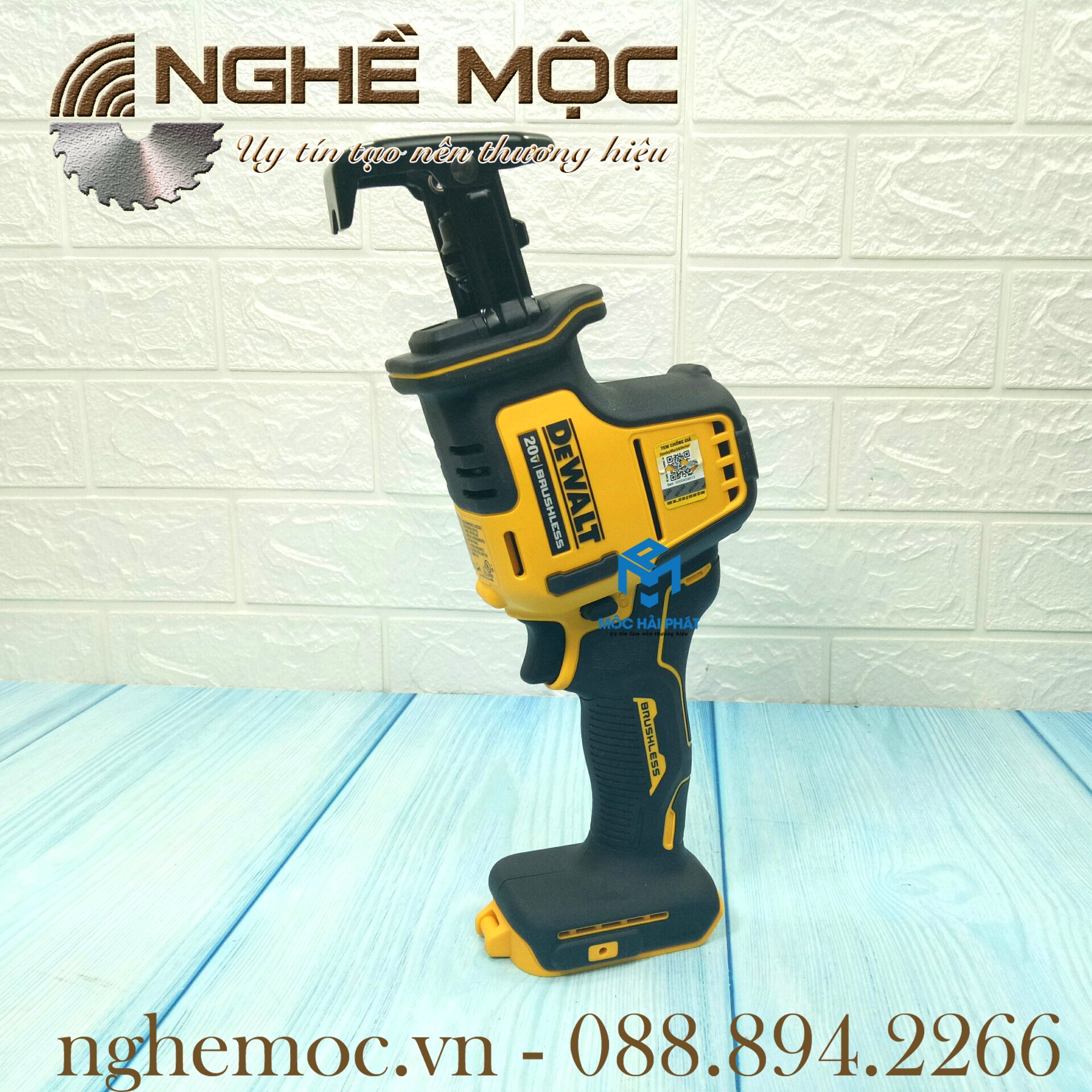 Dewalt DCS369 Máy cưa kiếm pin cầm tay
