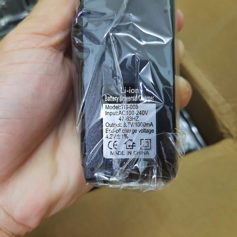 Sạc pin 3.7V 18650 sạc đồng thời 2 pin