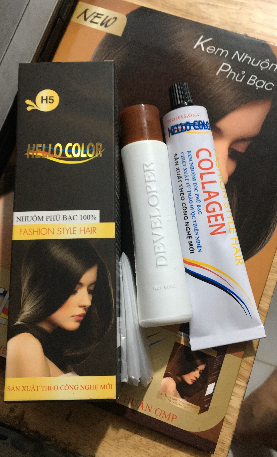 Nhuộm tóc phủ bạc Hello Color 100%