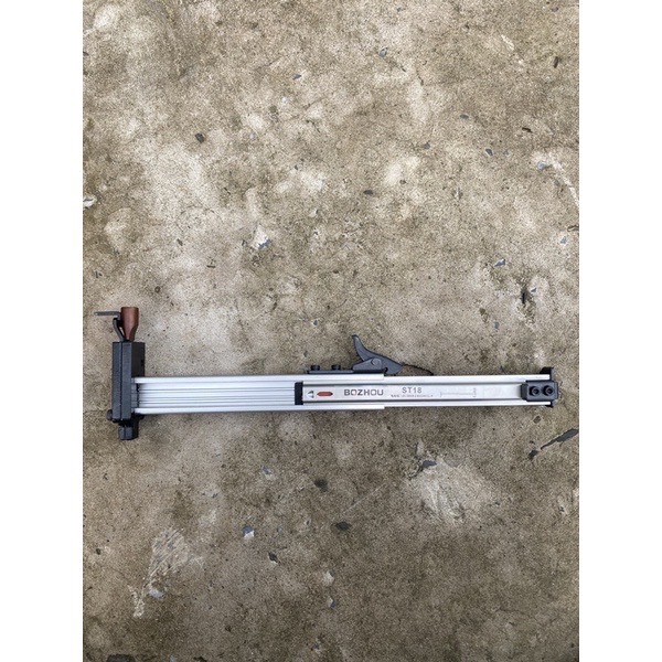 Dụng cụ đóng đinh thủ công ST18