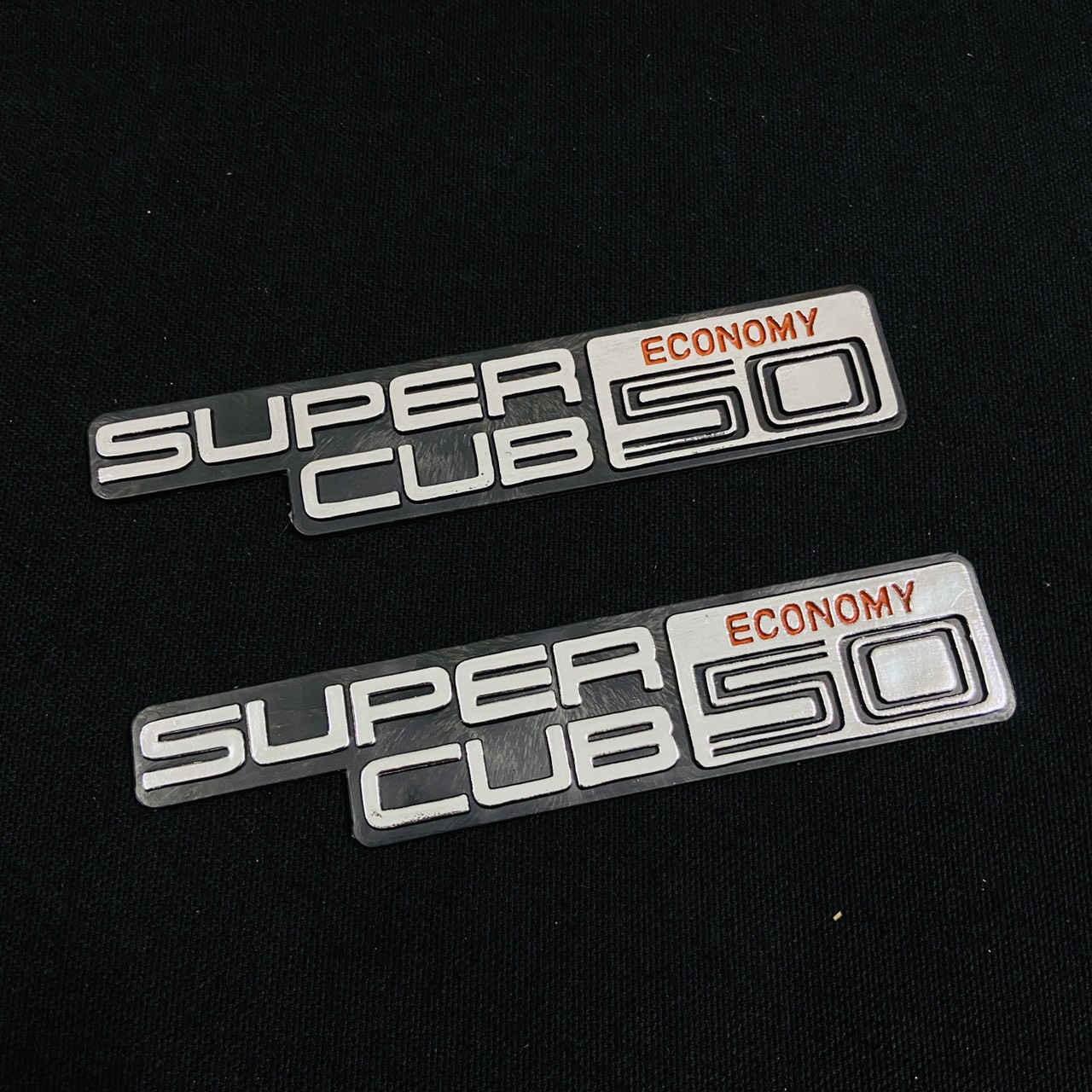 Tem logo super cub 5o nhựa nổi trang trí xe cao cấp