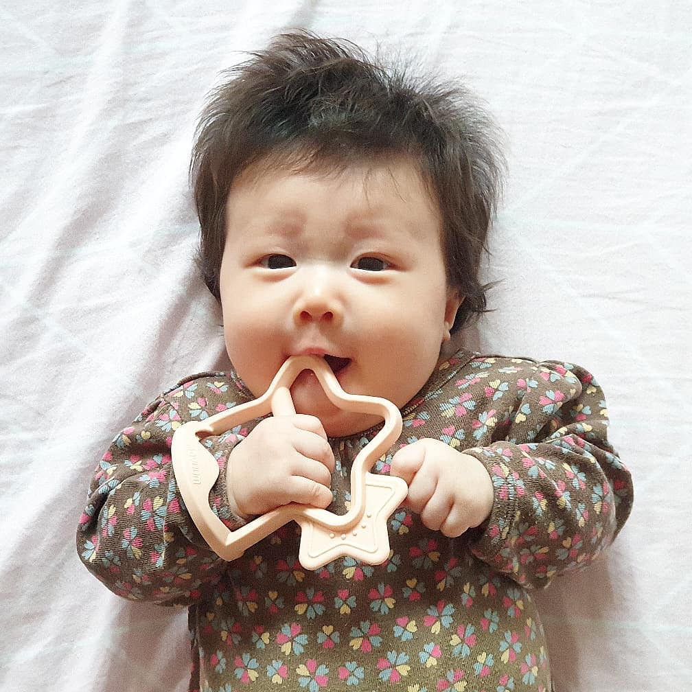 Gặm nướu Moyuum Hàn Quốc cao cấp cho bé