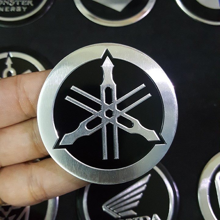 Tem Nhôm - Logo xe Yamaha bằng kim loại