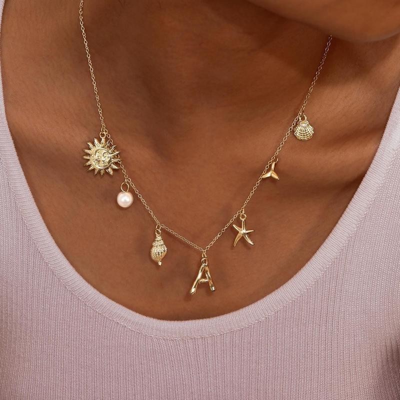 Elegant%20Fashion%20Gold%20Initial%20Charm%20Necklace%20for%20Women%20Shell%20Letter%20Necklaces%20Charms%20Pendant%20Boho%20Summer%20Seashell%20Beach%20Starfish%20Surfer%20Letter%20Necklace%20Luck%20Initial%20Pendant%20-%20Image%203