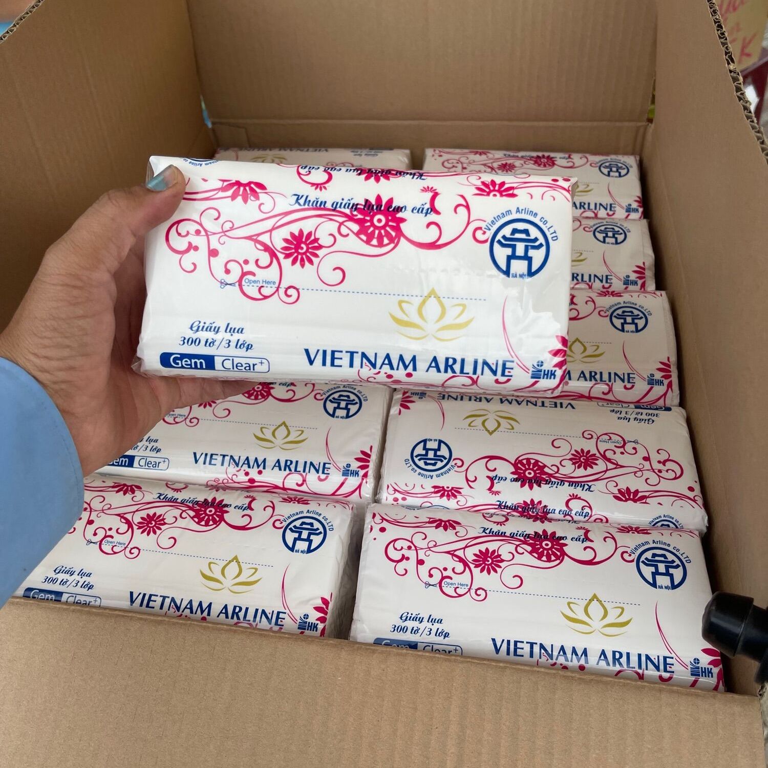 Giá sỉ Khăn giấy rút Hk Vietnamm 300 tờ siêu mịn thumbnail