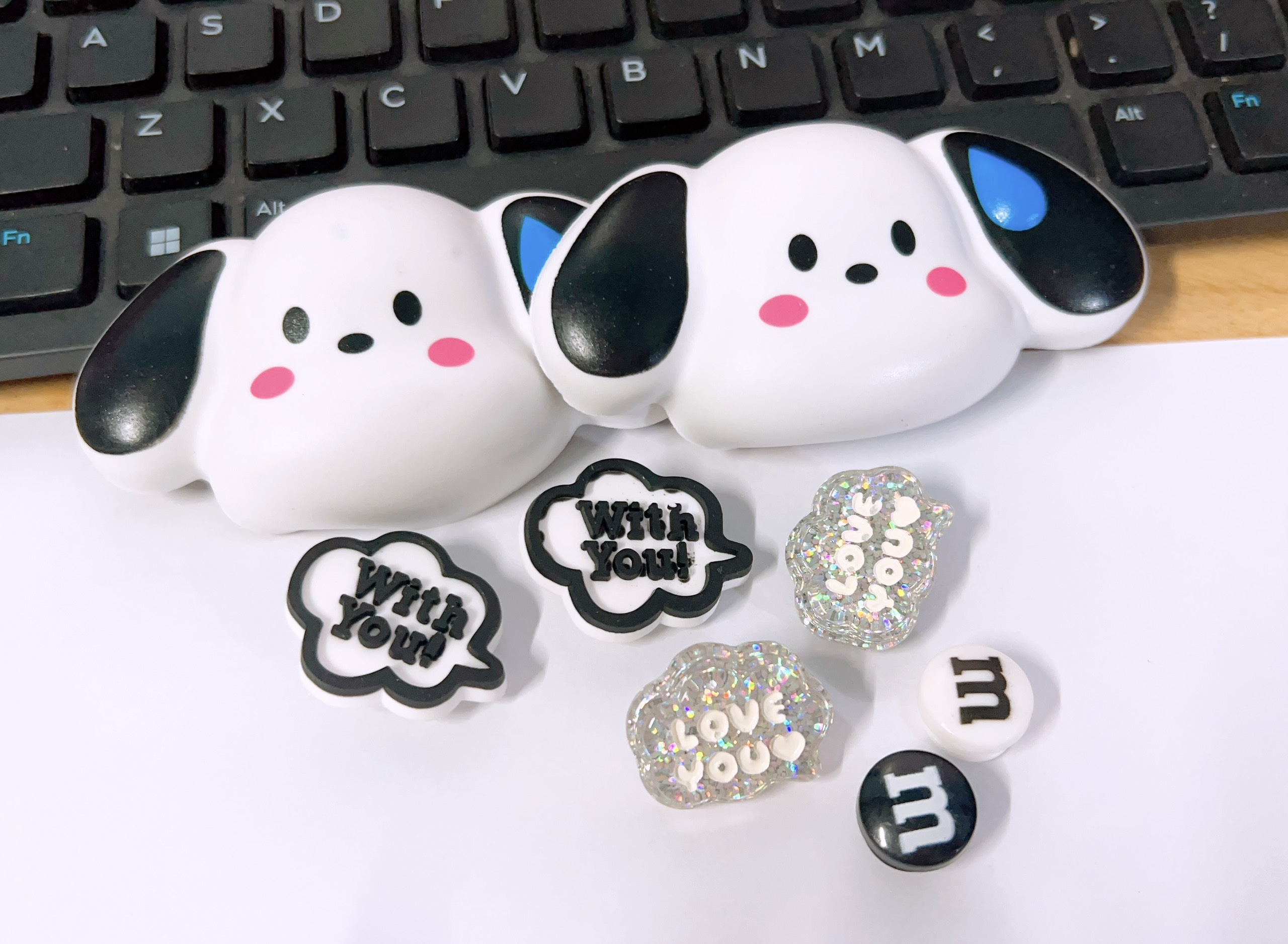 Bộ 8 Sticker Siêu To Charn Nổi chó tai dài Gắn Dép Crocs - Charm gắn dép