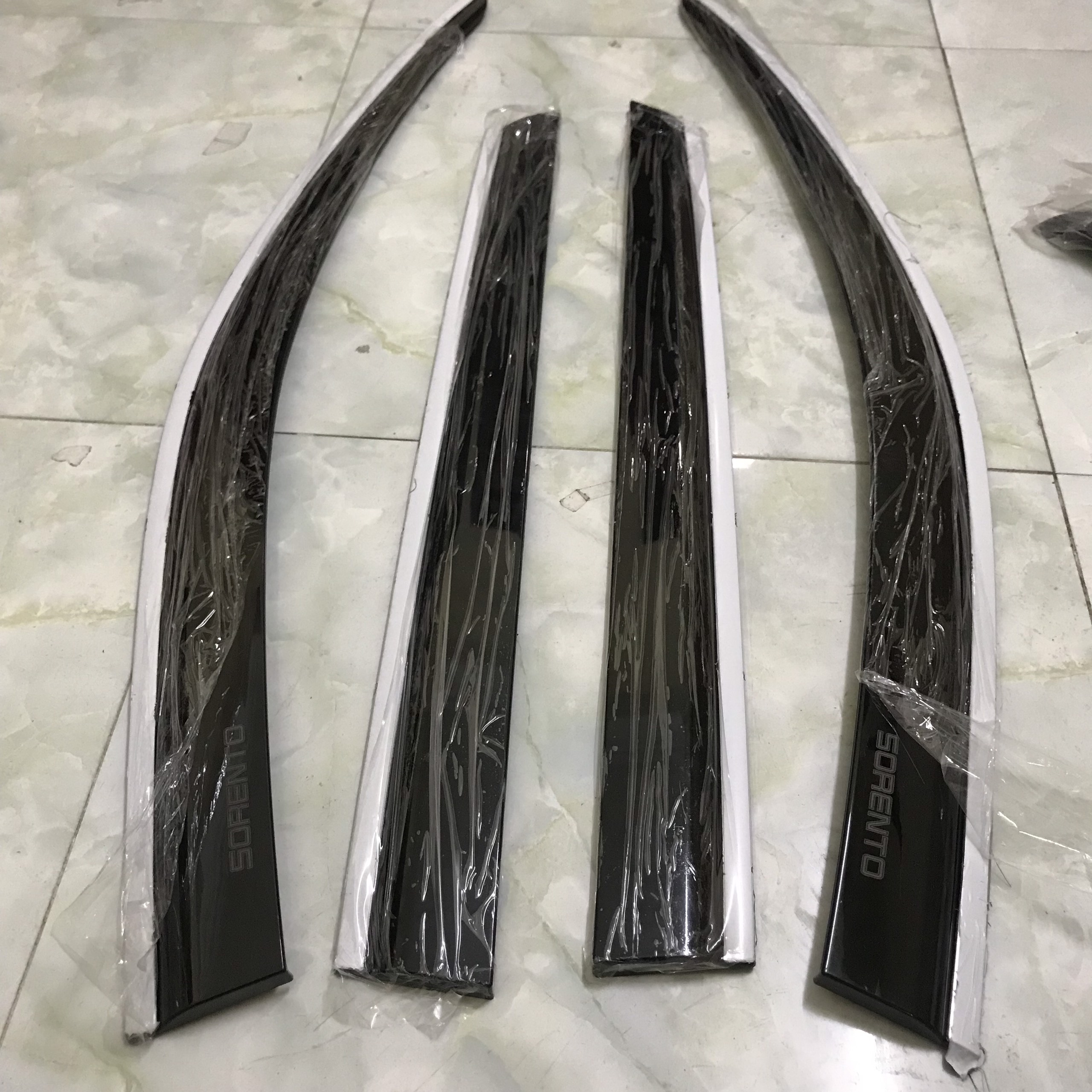 Bộ vè che mưa chỉ mạ inox cao cấp cho xe kia sorento 2021 - 2022,2023