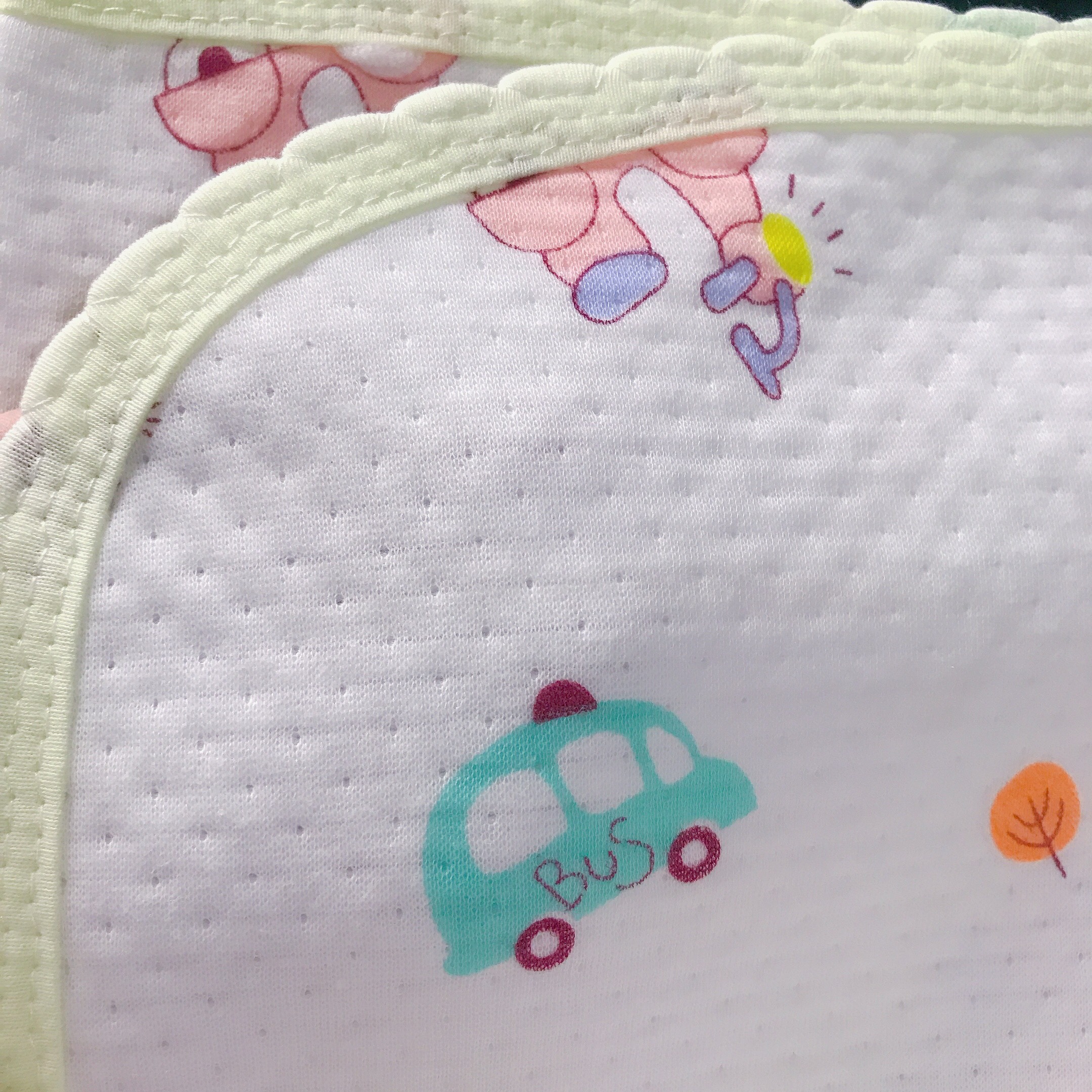 Chăn cotton bo viền 1m1 * 1m1 cho bé