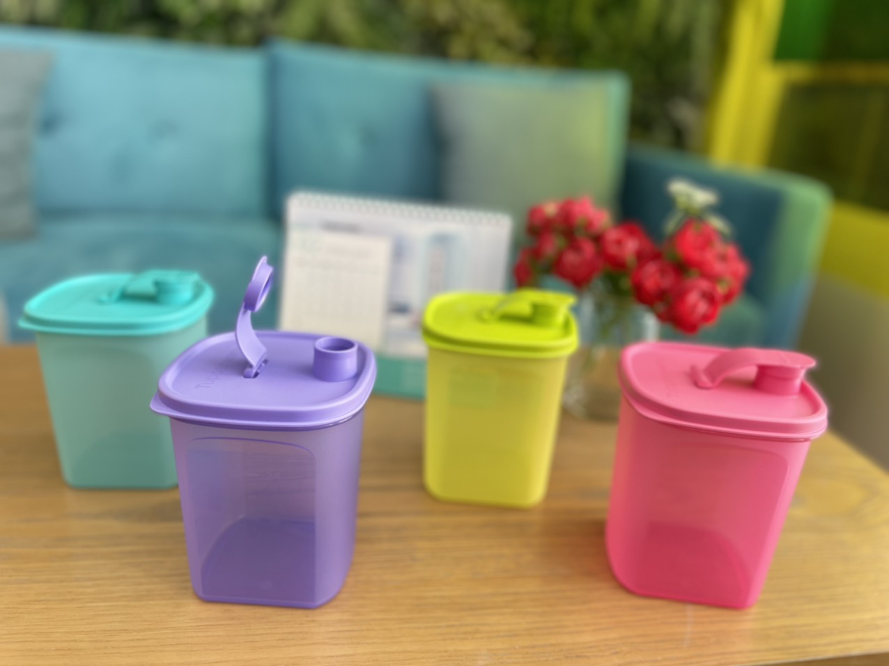 Bình nước Tupperware Slim Line Pitcher 1L (1 Bình)
